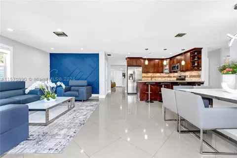 4521 SW 22nd St, Fort Lauderdale, FL 33317