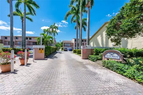 8661 SW 154th Cir Pl #1F, Miami, FL 33193