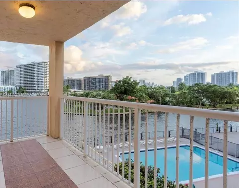 121 Golden Isles Dr #307, Hallandale Beach, FL 33009