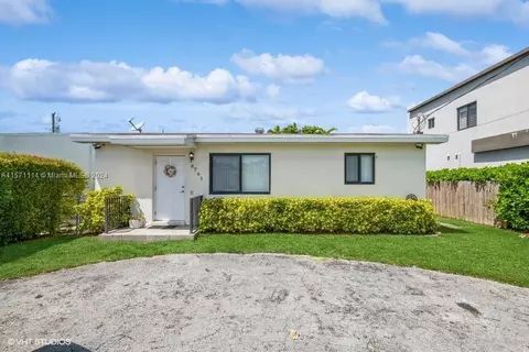 8761 SW 34th St, Miami, FL 33165