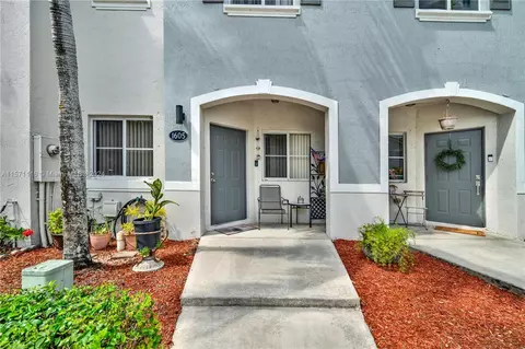 1605 SE 31st Ct, Homestead, FL 33035