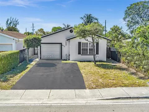 672 NE 38th St, Oakland Park, FL 33334