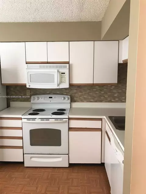 842 NW 92nd Ave #842, Plantation, FL 33324