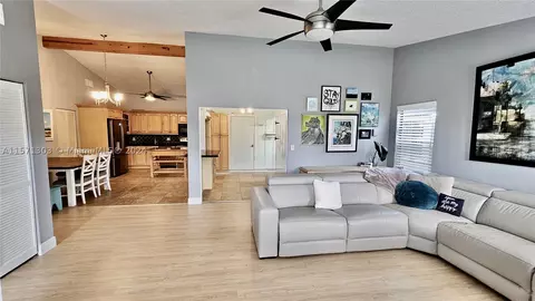 4245 Willow Pond Cir, West Palm Beach, FL 33417