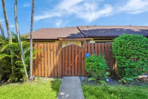 513 Springdale Cir #513, Palm Springs, FL 33461