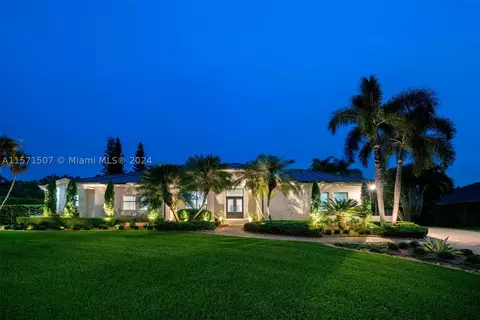 8530 SW 166th St, Palmetto Bay, FL 33157