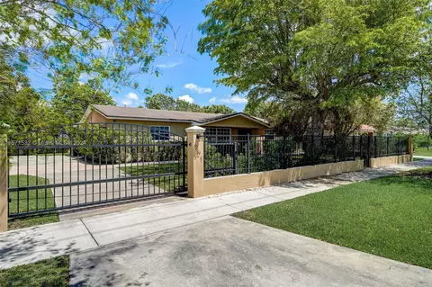 901 SW 102nd Ave, Miami, FL 33174