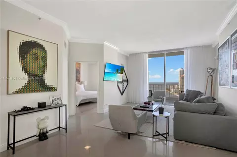 701 Brickell Key Blvd #PH-02, Miami, FL 33131