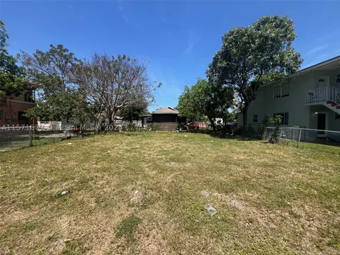 919 NW 29th Ter, Miami, FL 33127