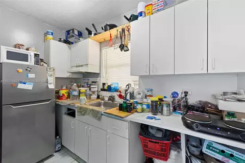 Exterior - 5470 W 9th Ave, Hialeah, FL 33012 photo 11 of 11