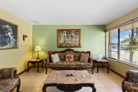 Living - 5470 W 9th Ave, Hialeah, FL 33012 photo 2 of 8