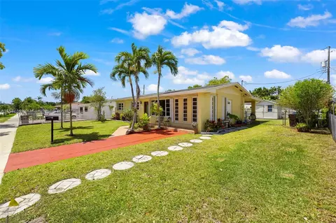 Exterior - 5470 W 9th Ave, Hialeah, FL 33012 photo 4 of 11