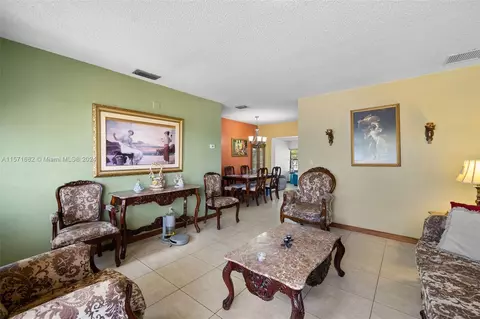 Living - 5470 W 9th Ave, Hialeah, FL 33012 photo 3 of 8
