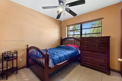 Bedroom - 5470 W 9th Ave, Hialeah, FL 33012 photo 2 of 4