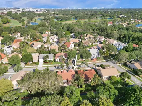 3095 Perriwinkle Cir, Davie, FL 33328