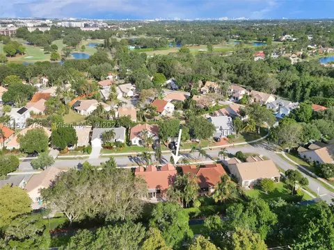 3095 Perriwinkle Cir, Davie, FL 33328