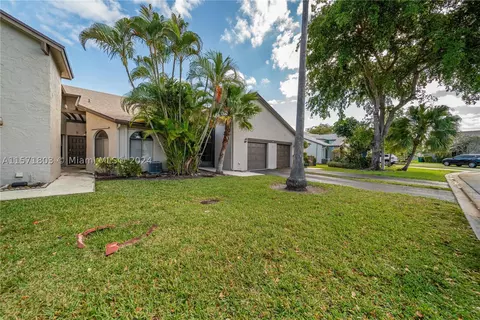 10003 NW 83rd St #3, Tamarac, FL 33321