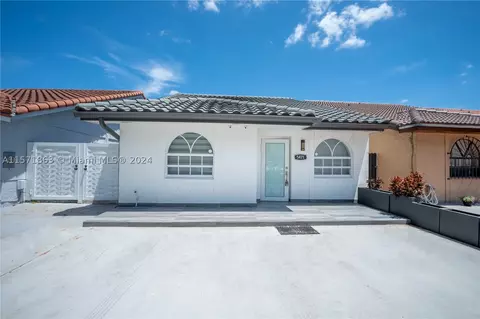 5471 W 21st Ct, Hialeah, FL 33016