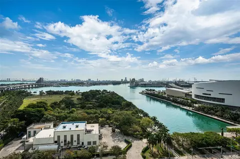 900 Biscayne Blvd #2212, Miami, FL 33132