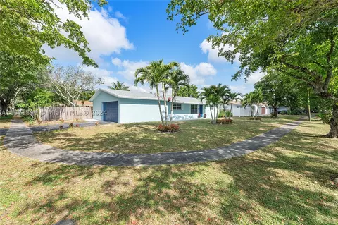 281 SW 52nd Ave, Plantation, FL 33317