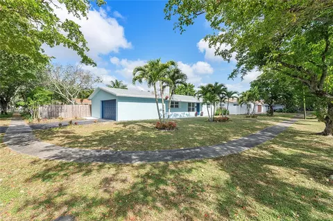 281 SW 52nd Ave, Plantation, FL 33317