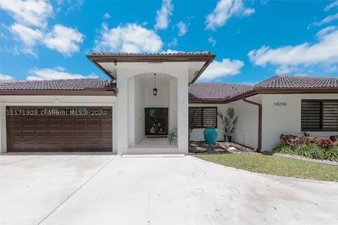 14240 SW 153rd Pl, Miami, FL 33196