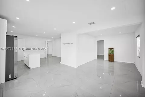 3455 NW 102nd St, Miami, FL 33147
