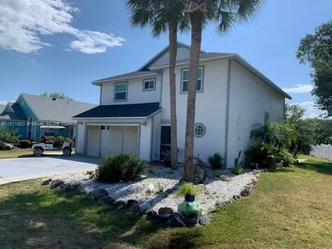 2 Avalon Ln, Palm Coast, FL 32137