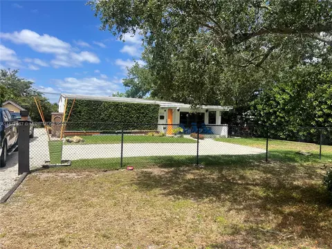 Exterior - 1113 NW 10th Ave, Fort Lauderdale, FL 33311 photo 1 of 5