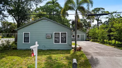 2422 Cecelia St, West Palm Beach, FL 33417