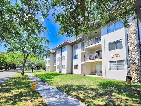 13900 Lake Placid Ct #A39, Miami Lakes, FL 33014