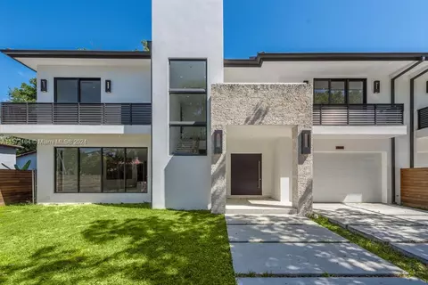 31573167 Shipping Ave, Miami, FL 33133