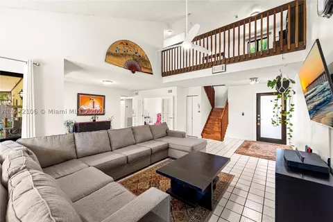 2845 W Aviary Dr, Hollywood, FL 33026