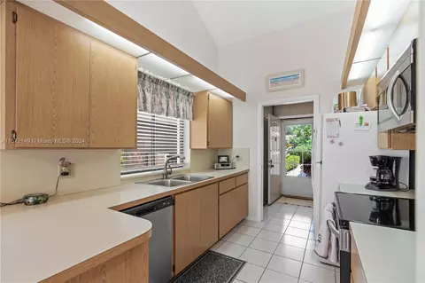 226 E River Park Dr, Jupiter, FL 33477 photo 9