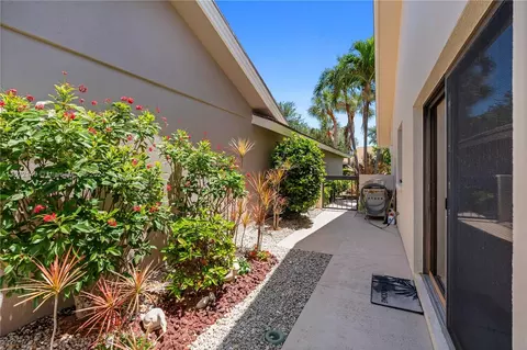 226 E River Park Dr, Jupiter, FL 33477 photo 7