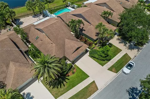 226 E River Park Dr, Jupiter, FL 33477 photo 5