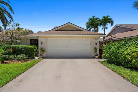226 E River Park Dr, Jupiter, FL 33477