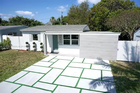 2589 NE 14th Ave, Pompano Beach, FL 33064