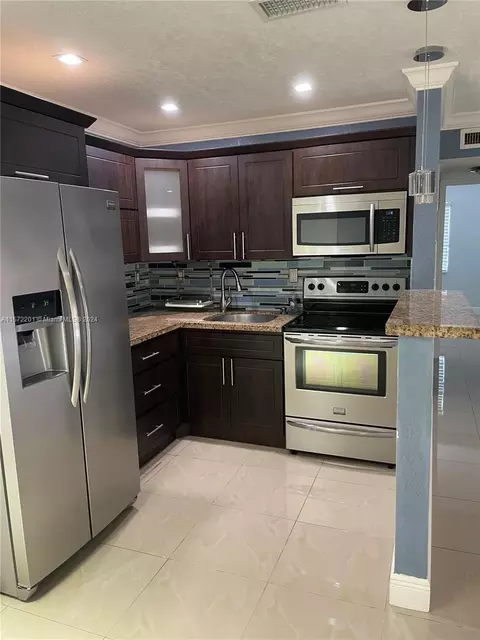 8003 W 6th Ave #L, Hialeah, FL 33014