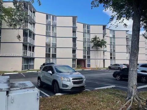 7075 NW 186th St #C404, Hialeah, FL 33015