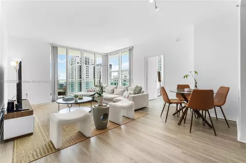 951 Brickell Ave #3711, Miami, FL 33131