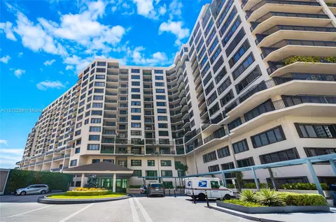 540 Brickell Key Dr #PH-1816, Miami, FL 33131