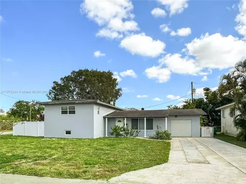 1370 NE 200th Ter, Miami, FL 33179