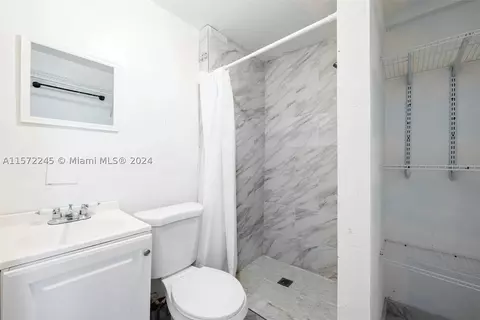 551 Lee Dr, Miami Springs, FL 33166