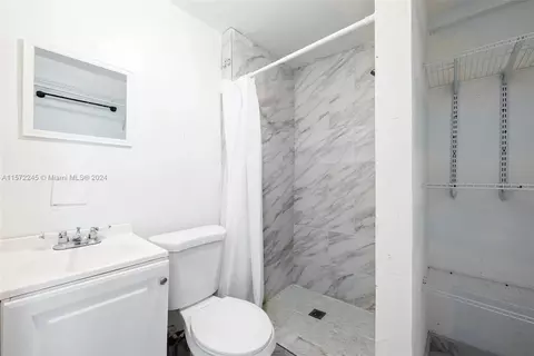 551 Lee Dr, Miami Springs, FL 33166