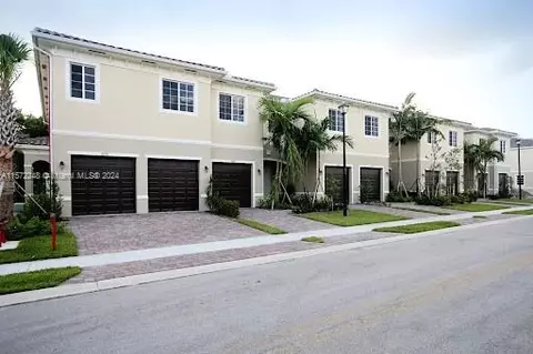 2735 SW 81st Ter, Miramar, FL 33025