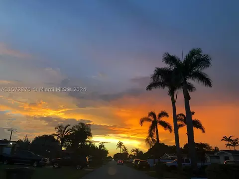 310 Cambridge Rd #4-36, Hollywood, FL 33024