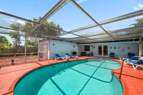 4204 Van Buren St, Hollywood, FL 33021