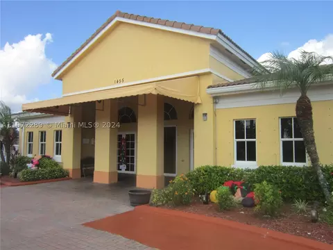 1663 SE 27th Dr #100, Homestead, FL 33035