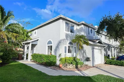 1102 SW 44th Ave, Deerfield Beach, FL 33442